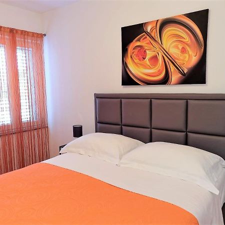 Villa Pino With Pool, Sauna & Jacuzzi Petrcane Exterior photo