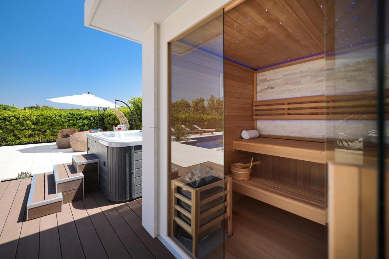 Villa Pino With Pool, Sauna & Jacuzzi Petrcane Exterior photo