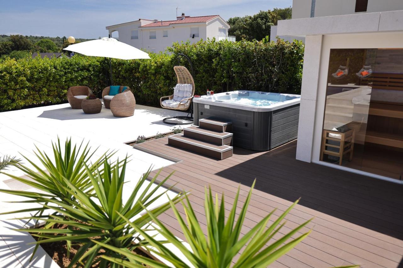 Villa Pino With Pool, Sauna & Jacuzzi Petrcane Exterior photo