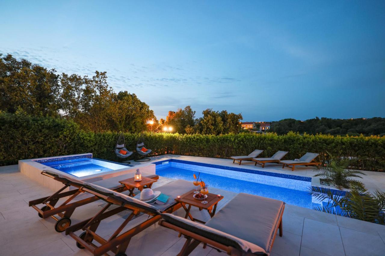 Villa Pino With Pool, Sauna & Jacuzzi Petrcane Exterior photo