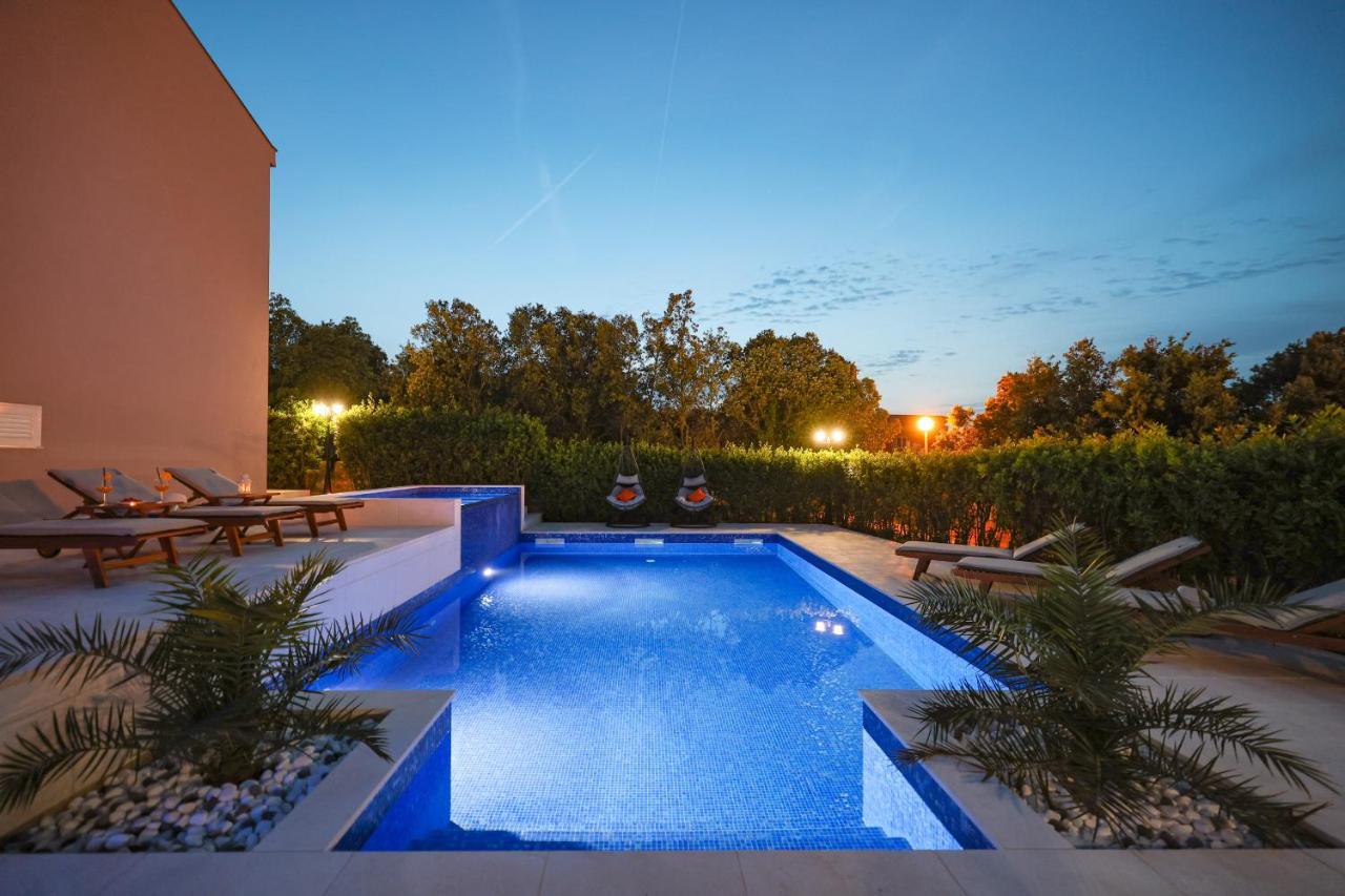 Villa Pino With Pool, Sauna & Jacuzzi Petrcane Exterior photo