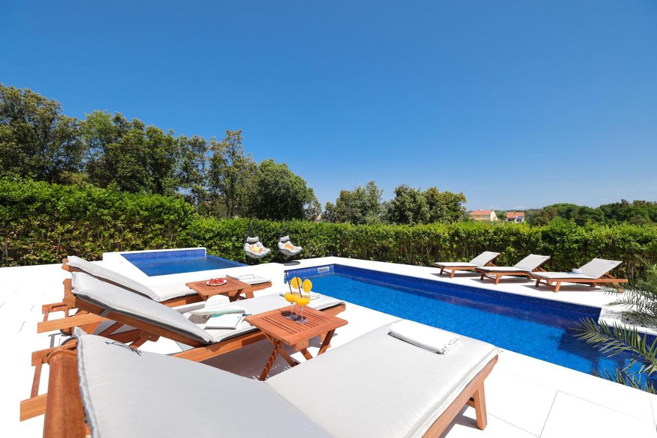 Villa Pino With Pool, Sauna & Jacuzzi Petrcane Exterior photo