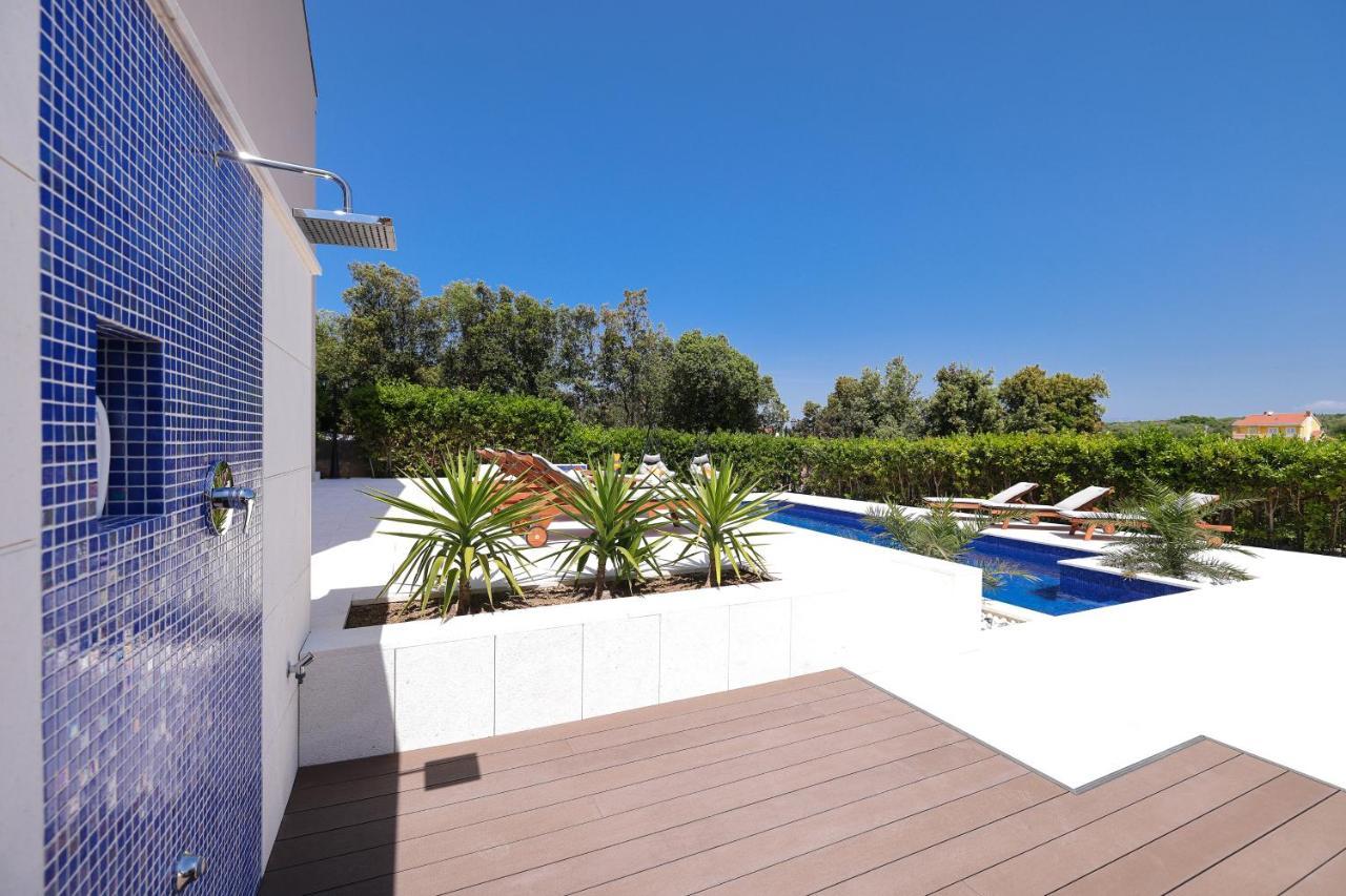 Villa Pino With Pool, Sauna & Jacuzzi Petrcane Exterior photo