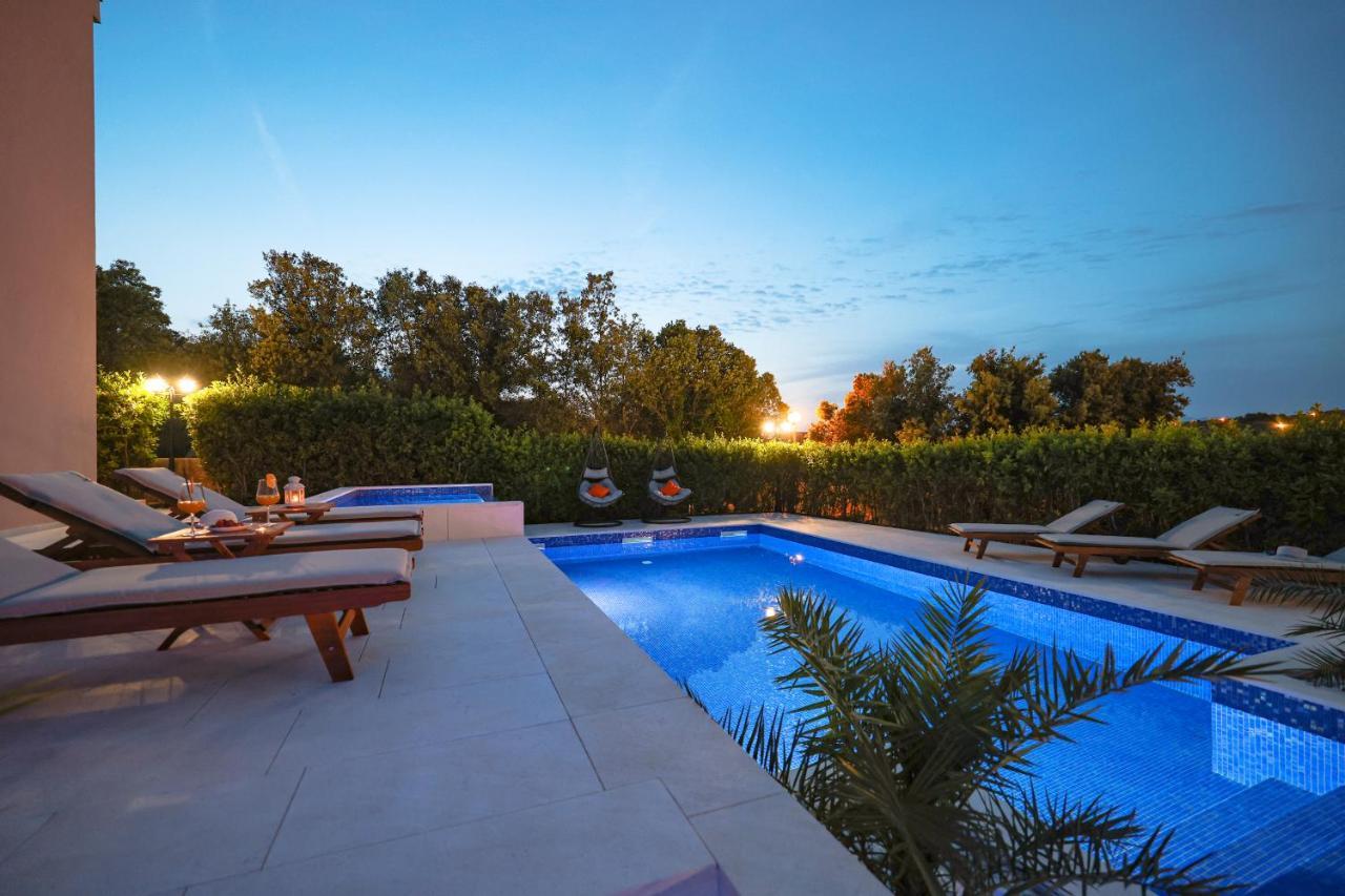 Villa Pino With Pool, Sauna & Jacuzzi Petrcane Exterior photo
