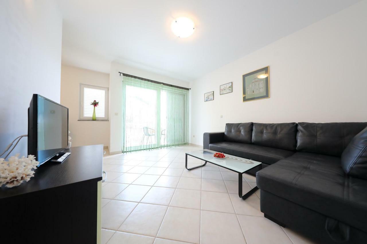 Villa Pino With Pool, Sauna & Jacuzzi Petrcane Exterior photo