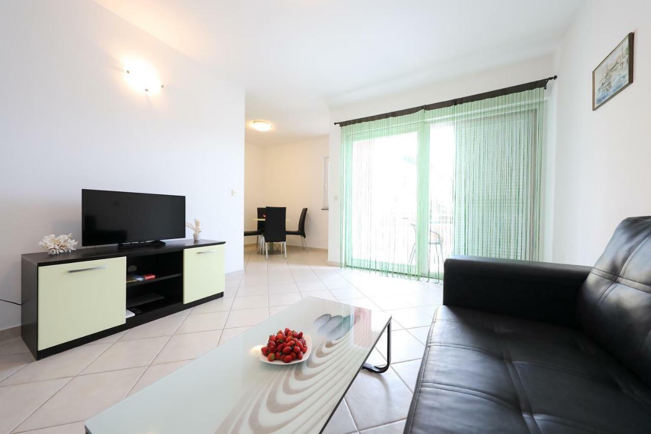 Villa Pino With Pool, Sauna & Jacuzzi Petrcane Exterior photo